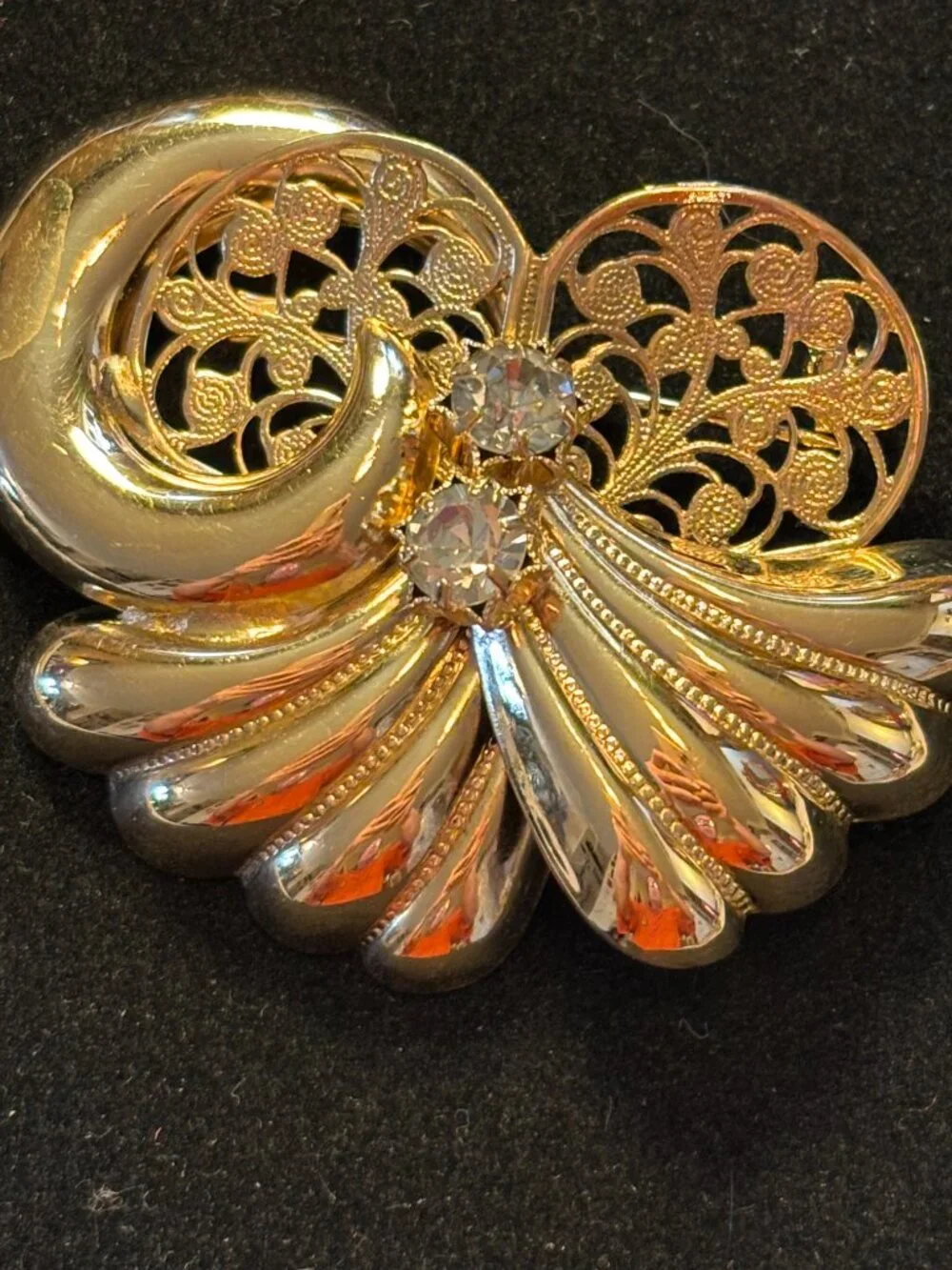 Vintage Gold Tone Swirling Fan with Filigree Metalwork & Rhinestones Brooch Pin